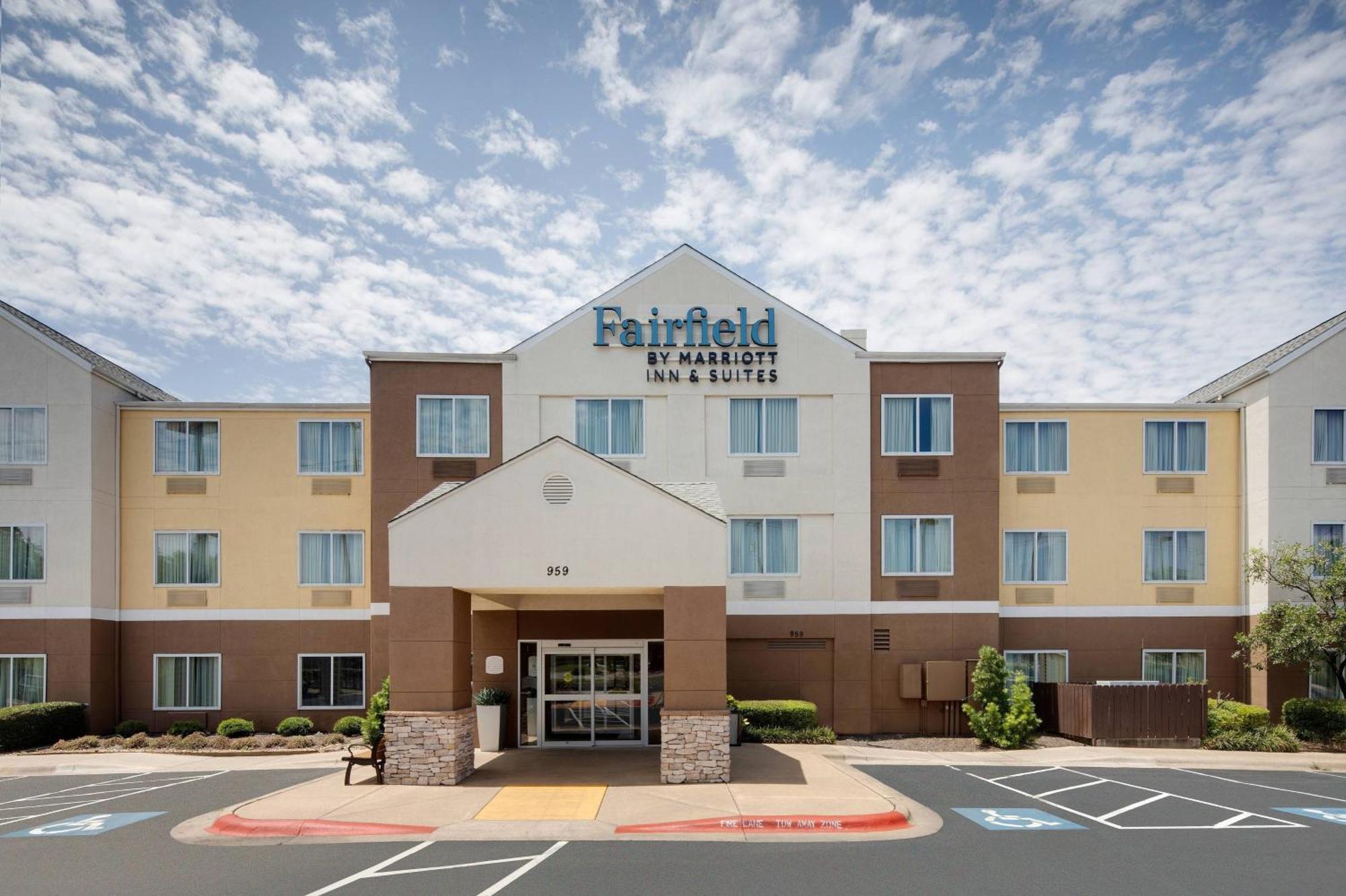 Fairfield Inn & Suites Austin University Area Exterior foto